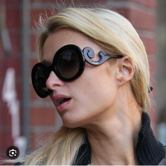 Chic Black Sunglasses - Picture 6 of 10